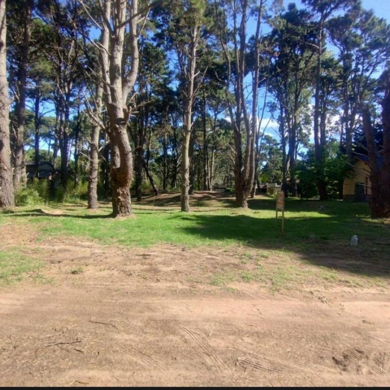 Lote en Costa del Este - 480 M2 Barrio "LA RESERVA" - Los Cedros y Violetas - Imagen 1