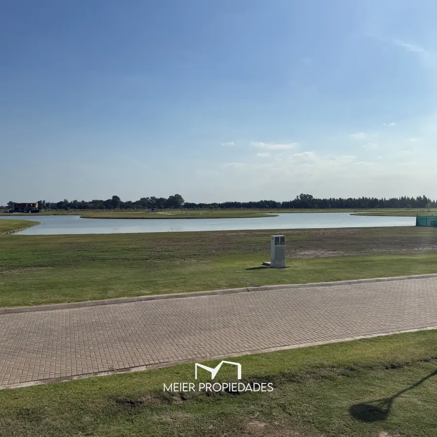 Lote en Barrio "Las Victorias" Canning - AL LAGO - 823 M2 LOTE: 207 - Imagen 1