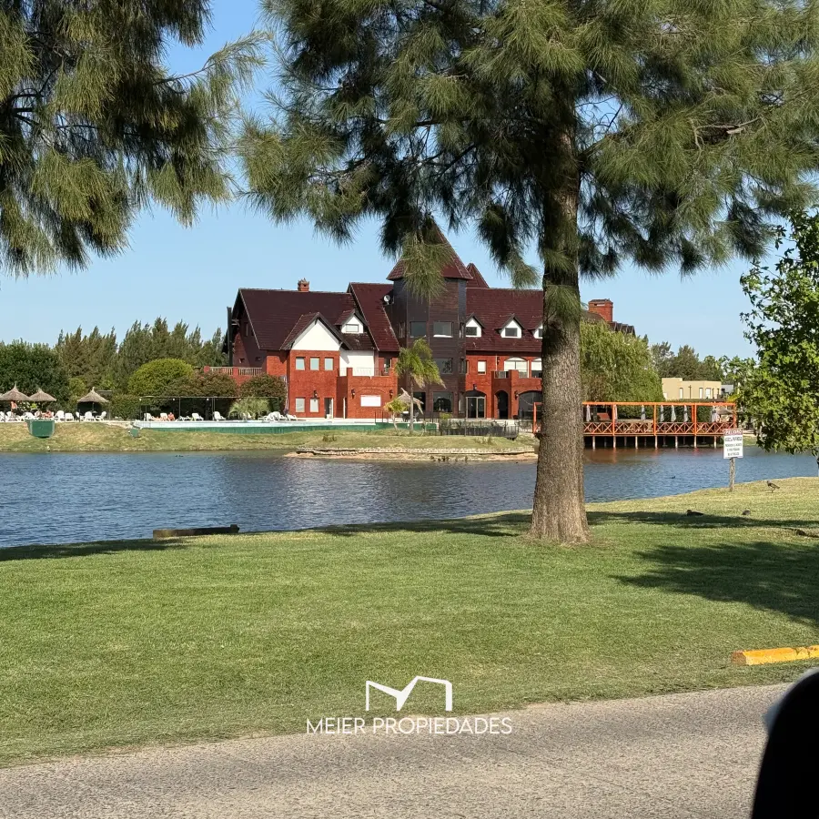 Lote en Barrio "El Principado"  849 M2 - AL LAGO - LOTE: 22 - Imagen 1