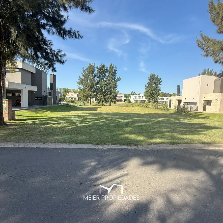 Lote en Barrio "El Principado"  849 M2 - AL LAGO - LOTE: 22 - Imagen 3