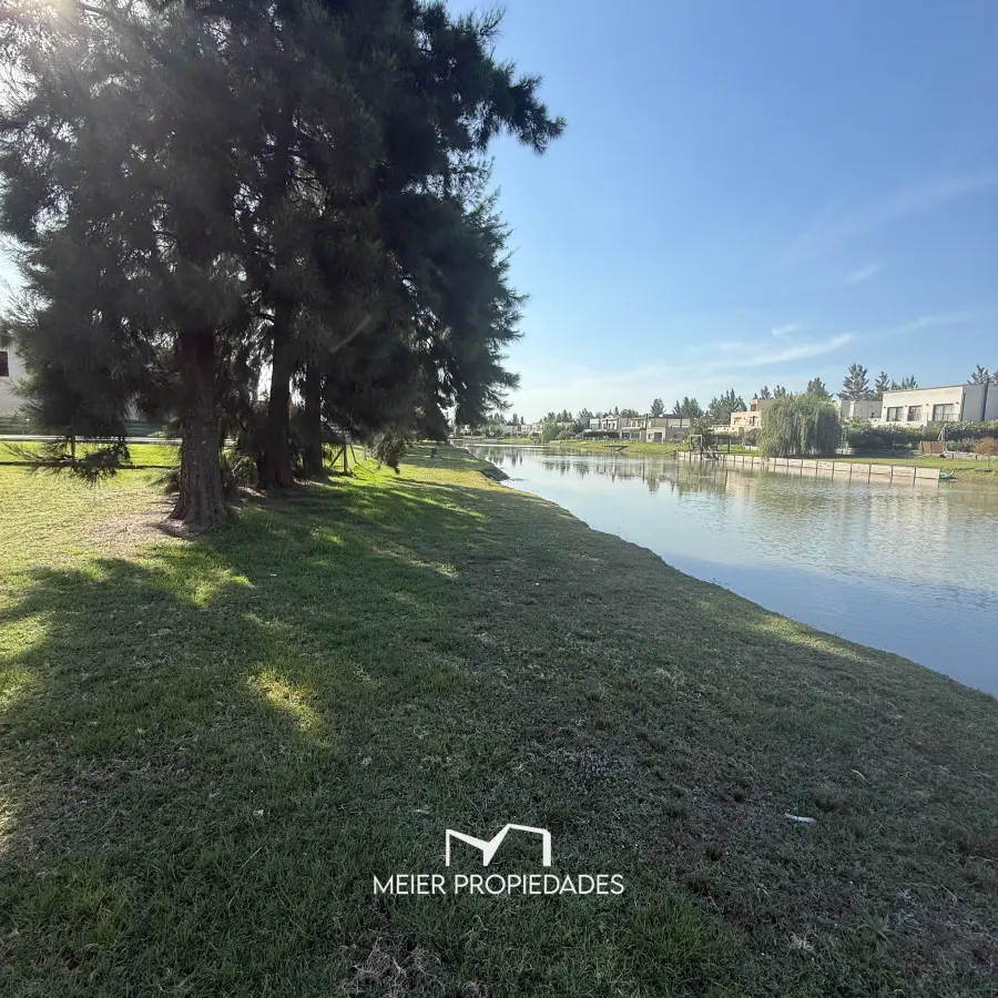 Lote en Barrio "El Principado"  849 M2 - AL LAGO - LOTE: 22 - Imagen 9