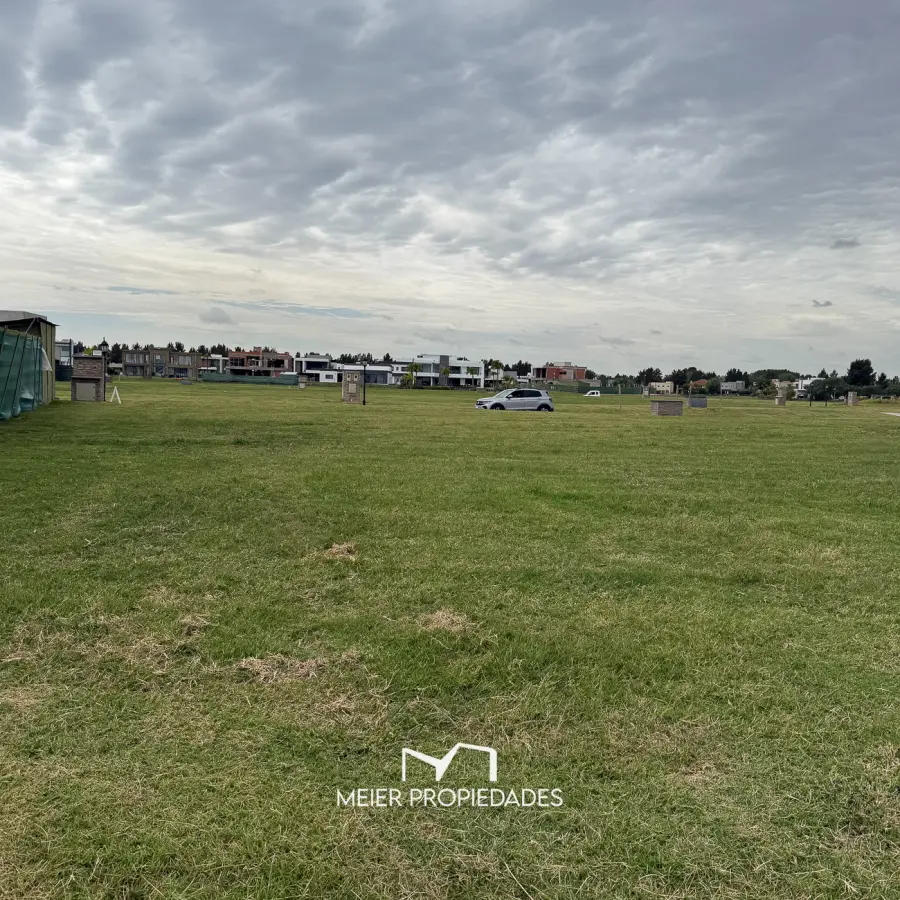 Lote en Barrio "El Principado" 711 M2 - AL LAGO - LOTE:10 FRAC: 25 - Imagen 4