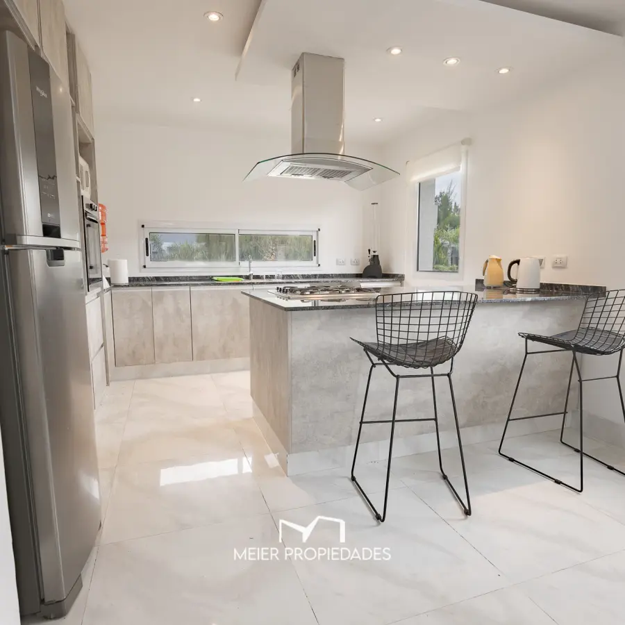 Casa de Categoría en Venta sobre el Lago en  "Lagos de San Eliseo" | 4 Dormitorios | Pileta | Lote de 800 m² - Imagen 7