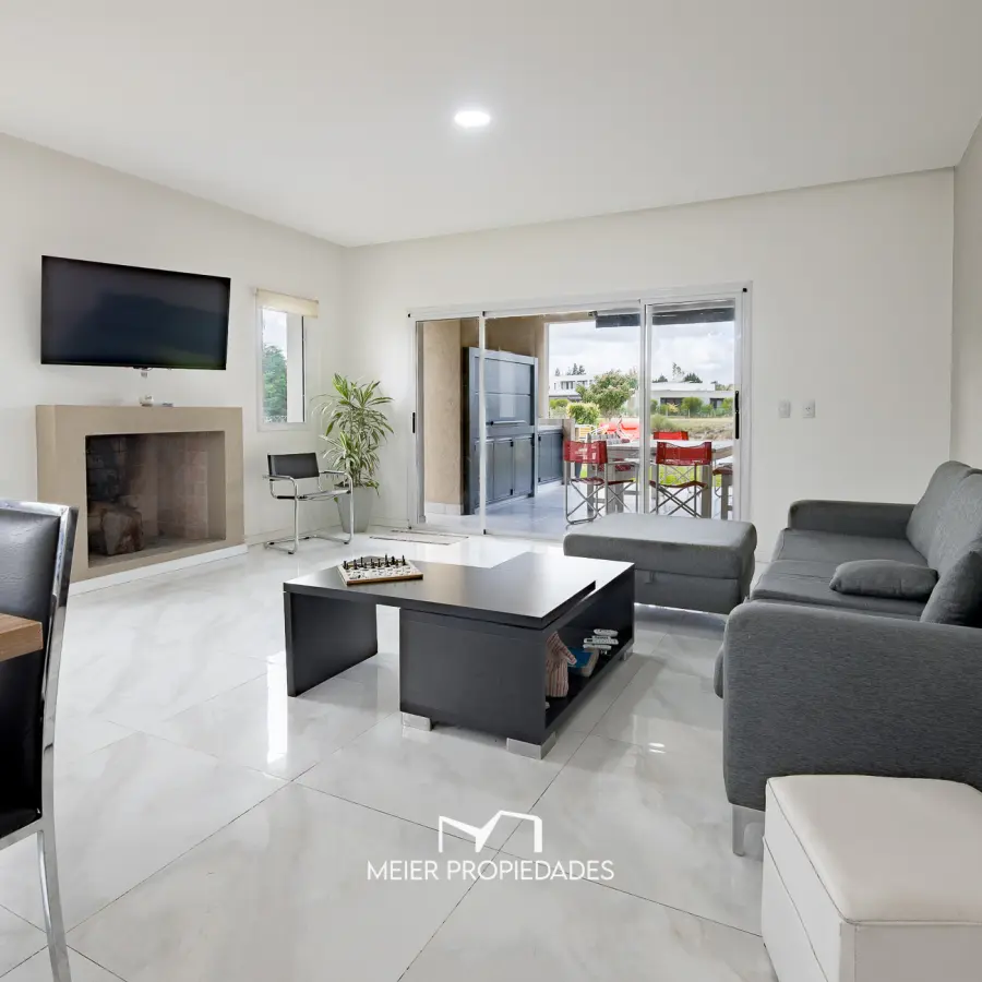 Casa de Categoría en Venta sobre el Lago en  "Lagos de San Eliseo" | 4 Dormitorios | Pileta | Lote de 800 m² - Imagen 9