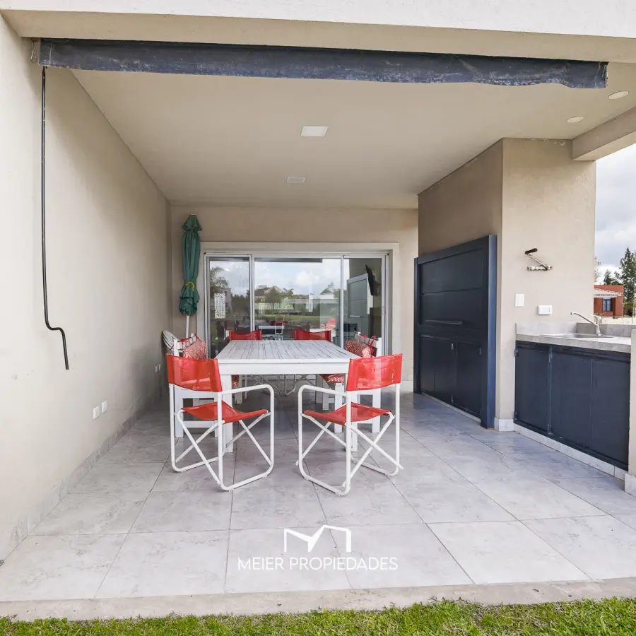 Casa de Categoría en Venta sobre el Lago en  "Lagos de San Eliseo" | 4 Dormitorios | Pileta | Lote de 800 m² - Imagen 11