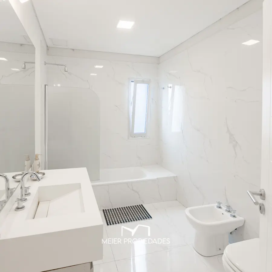 Exclusiva Residencia con Fondo a la Laguna y Muelle en Lagos de San Eliseo Lote: 193 - Imagen 16