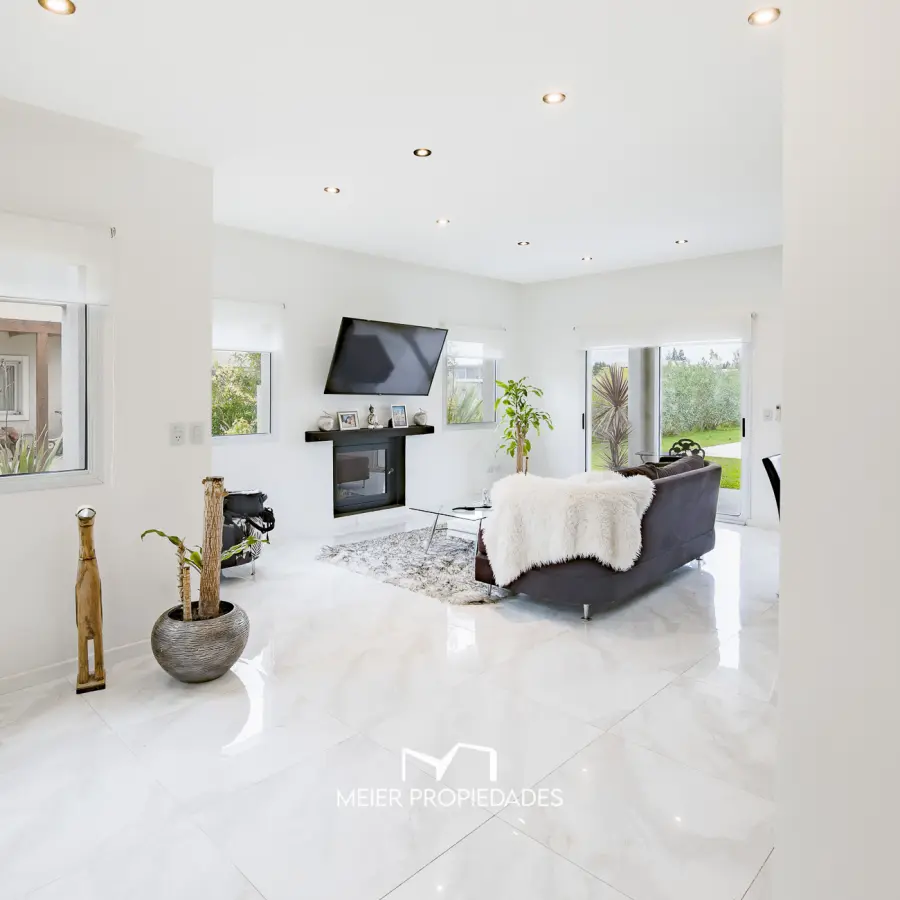 Exclusiva Residencia con Fondo a la Laguna y Muelle en Lagos de San Eliseo Lote: 193 - Imagen 30