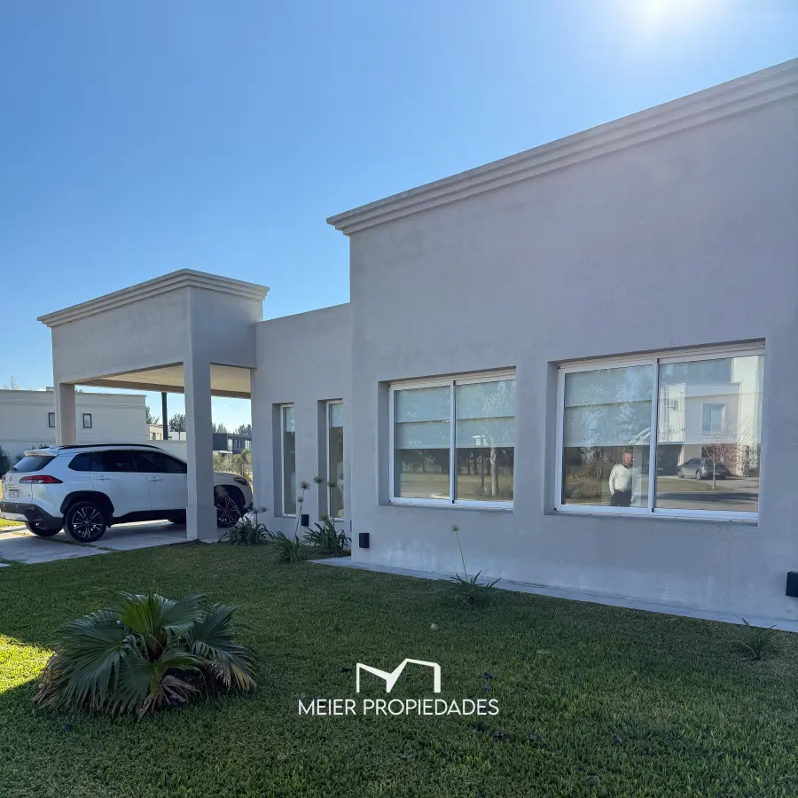 Casa con Vista Al Lago en Lagos de San Eliseo - 190 m² - Pileta - Totalmente Equipada - Imagen 1