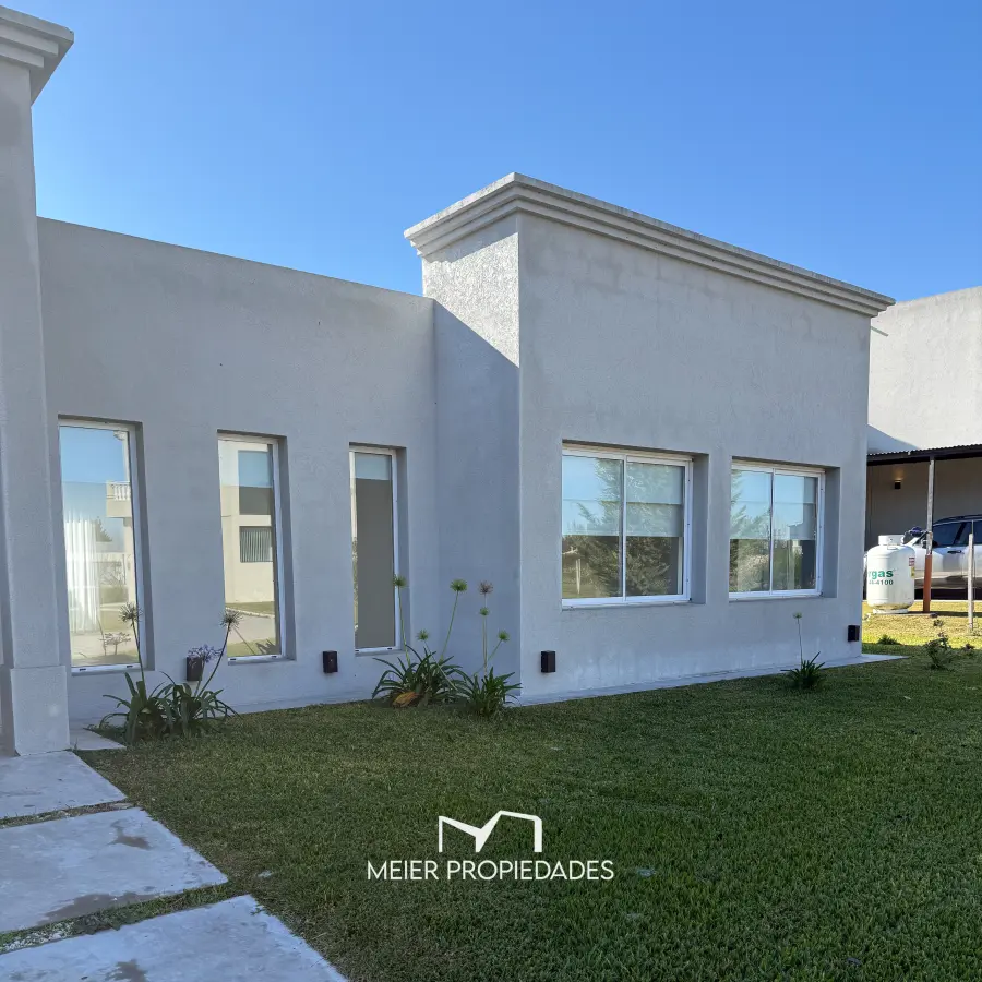 Casa con Vista Al Lago en Lagos de San Eliseo - 190 m² - Pileta - Totalmente Equipada - Imagen 3
