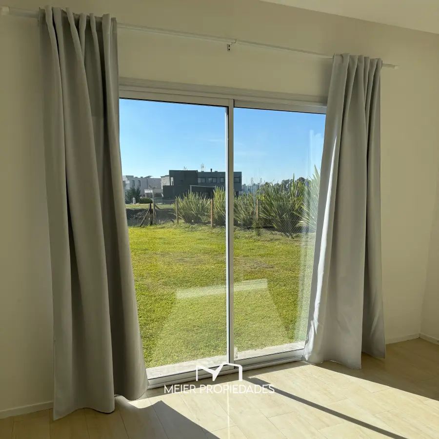 Casa con Vista Al Lago en Lagos de San Eliseo - 190 m² - Pileta - Totalmente Equipada - Imagen 6