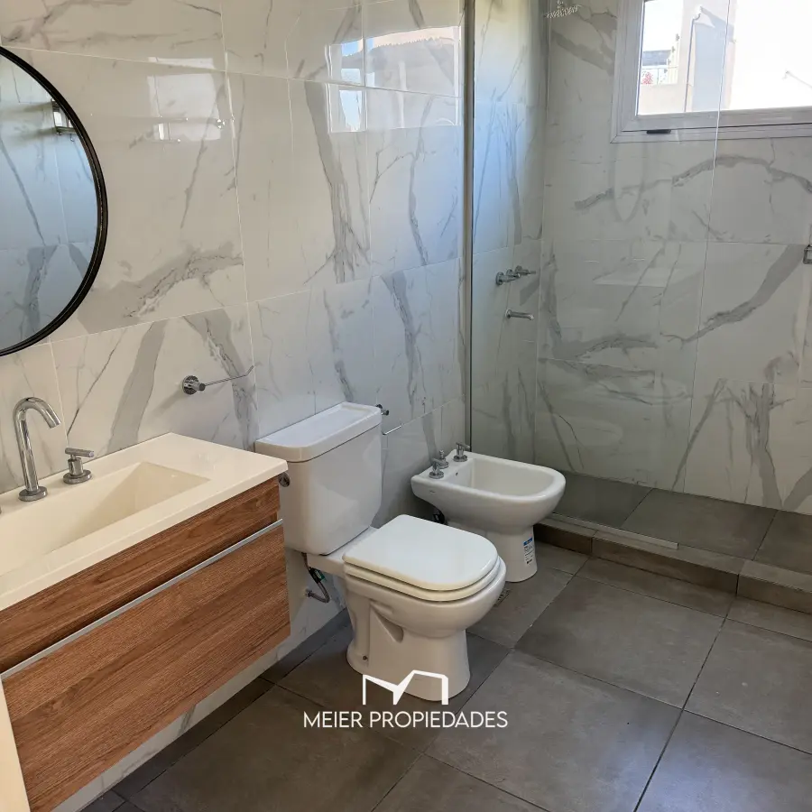 Casa con Vista Al Lago en Lagos de San Eliseo - 190 m² - Pileta - Totalmente Equipada - Imagen 9