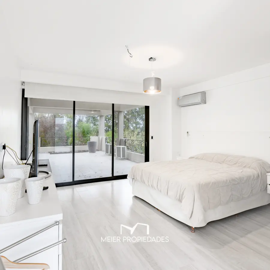 Exclusiva Residencia de Categoría en "Lagos de San Eliseo" - 400m2 - Lote: 4 - Imagen 14