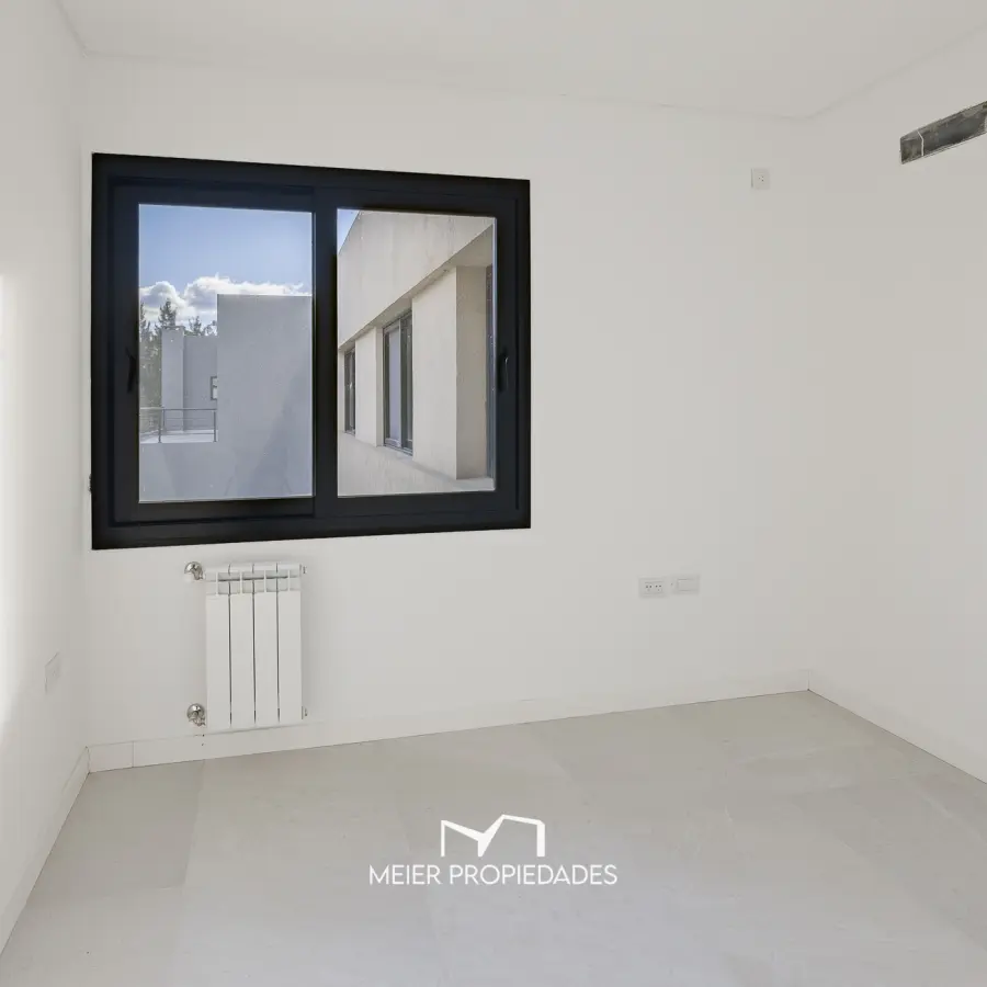 Exclusiva Residencia de Diseño en "El Rebenque Country Club" | Doble Altura - Galería con Parrilla - Imagen 16