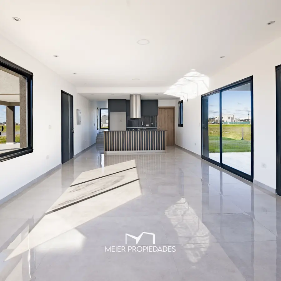 Moderna Residencia a Estrenar con Piscina y Master Suite en "El Rebenque" Canning - Imagen 6