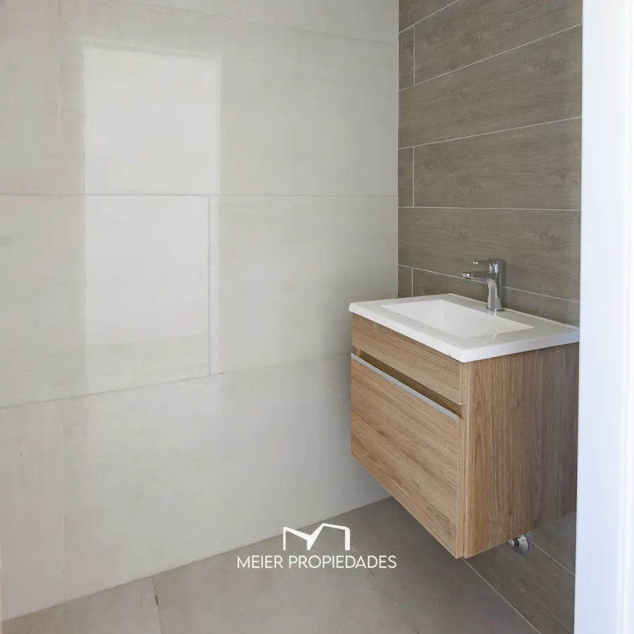 Moderna Residencia a Estrenar con Piscina y Master Suite en "El Rebenque" Canning - Imagen 10