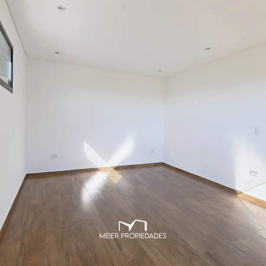 Moderna Residencia a Estrenar con Piscina y Master Suite en "El Rebenque" Canning - Imagen 14