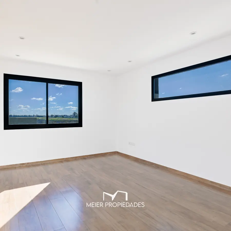 Moderna Residencia a Estrenar con Piscina y Master Suite en "El Rebenque" Canning - Imagen 15