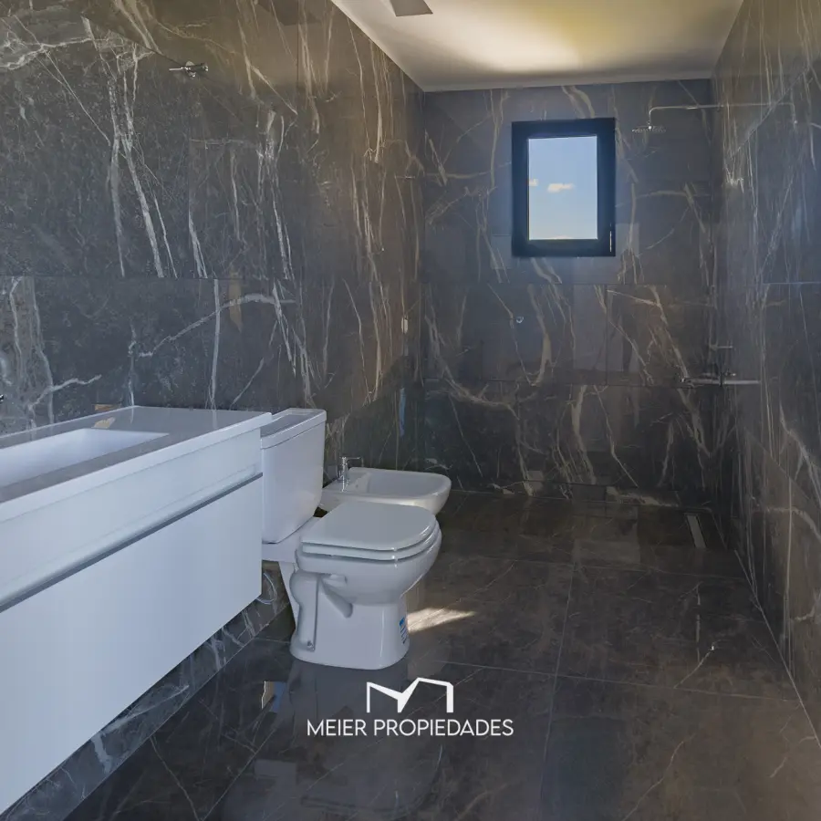 Moderna Residencia a Estrenar con Piscina y Master Suite en "El Rebenque" Canning - Imagen 18