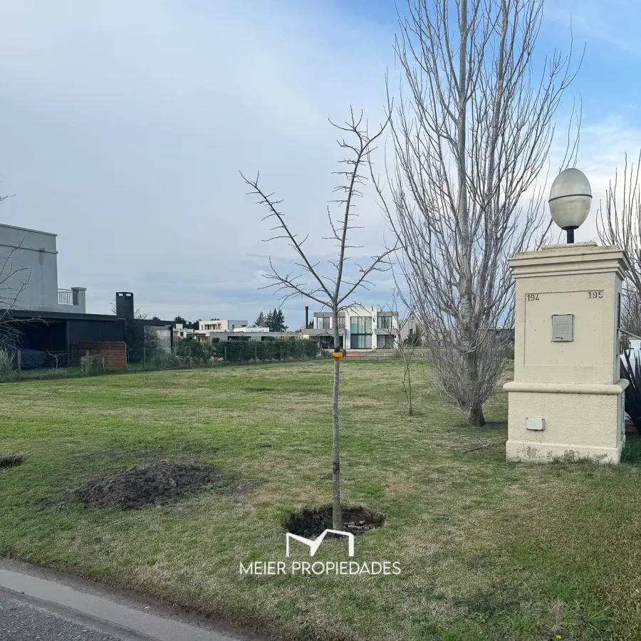 Lote en Barrio "Lagos de San Eliseo" Canning - AL LAGO - 900M2 - LOTE: 192 - Imagen 1