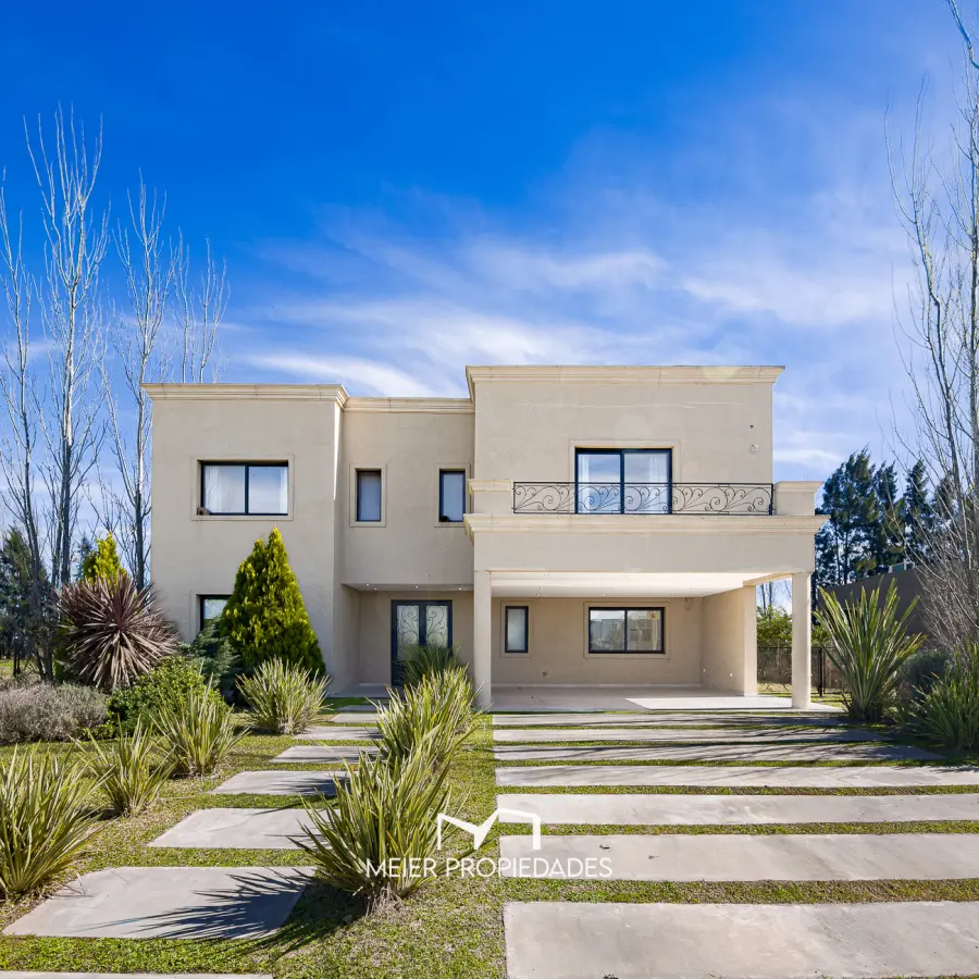 Gran Residencia de 7 ambientes 330 m² con Pileta y Galería en Lagos de San Eliseo - Imagen 1