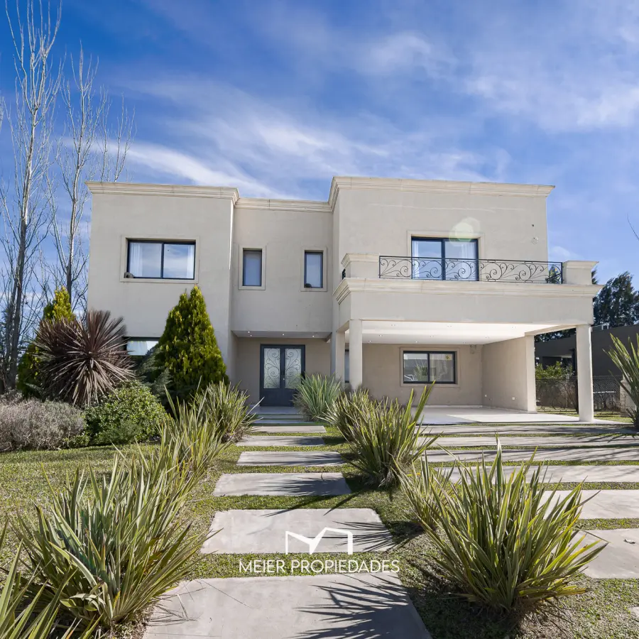 Gran Residencia de 7 ambientes 330 m² con Pileta y Galería en Lagos de San Eliseo - Imagen 2