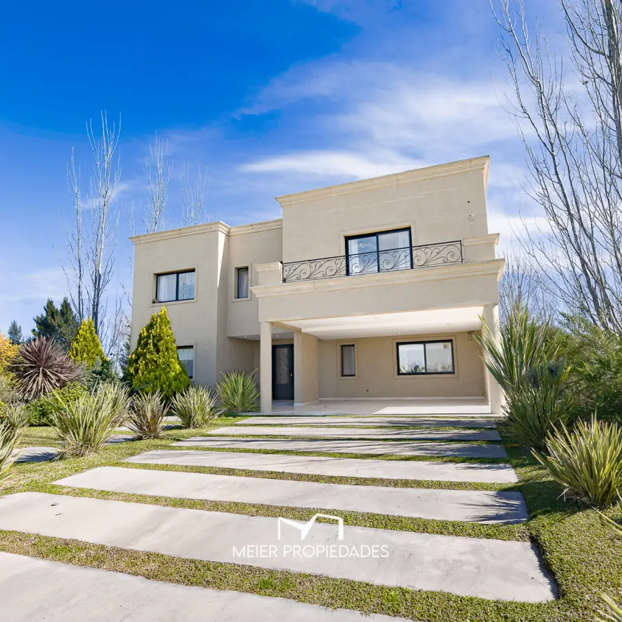 Gran Residencia de 7 ambientes 330 m² con Pileta y Galería en Lagos de San Eliseo - Imagen 3