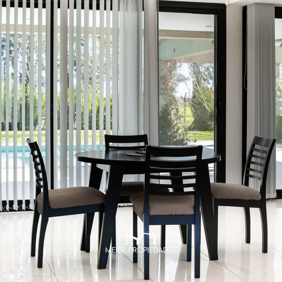Gran Residencia de 7 ambientes 330 m² con Pileta y Galería en Lagos de San Eliseo - Imagen 5