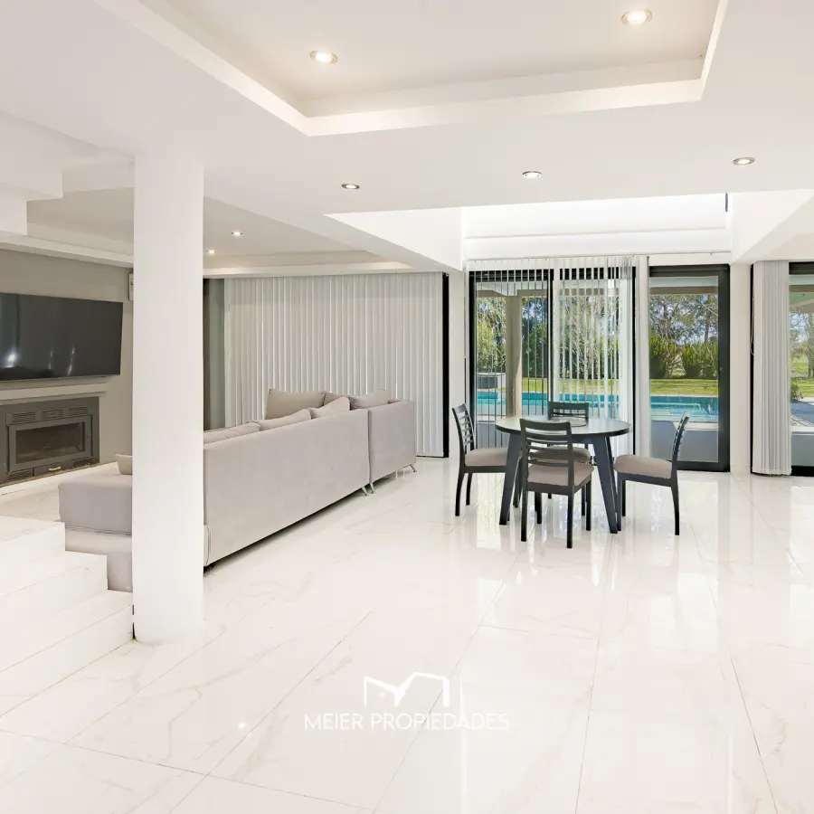 Gran Residencia de 7 ambientes 330 m² con Pileta y Galería en Lagos de San Eliseo - Imagen 8