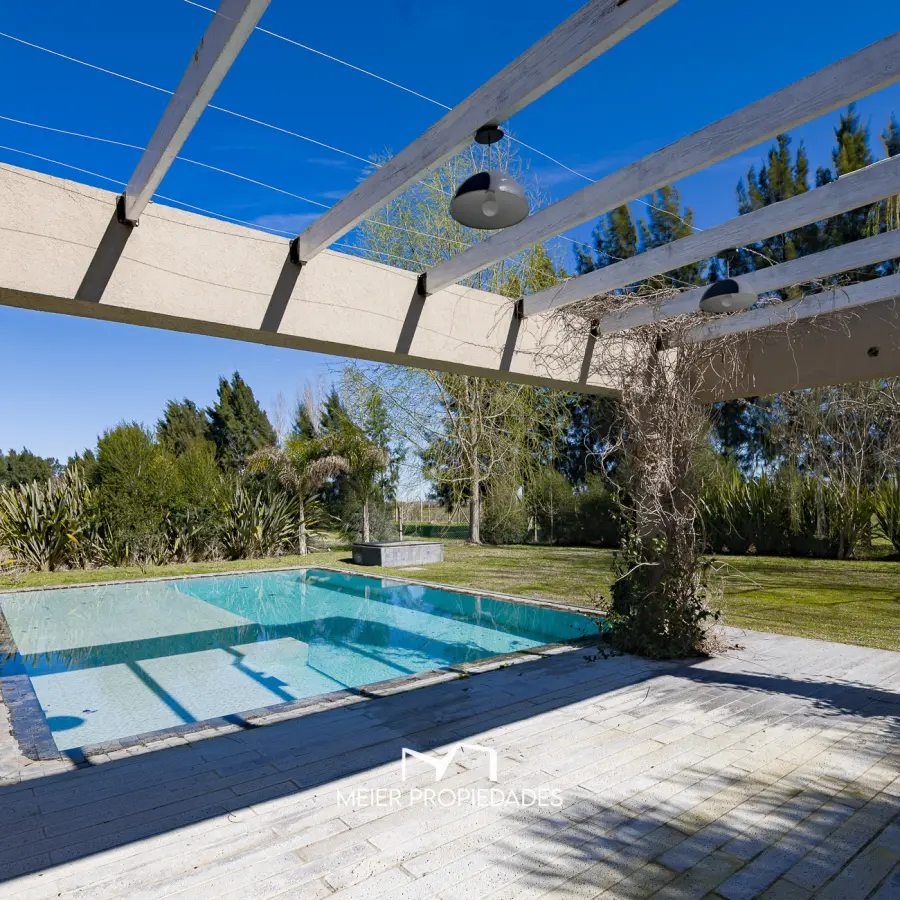 Gran Residencia de 7 ambientes 330 m² con Pileta y Galería en Lagos de San Eliseo - Imagen 14