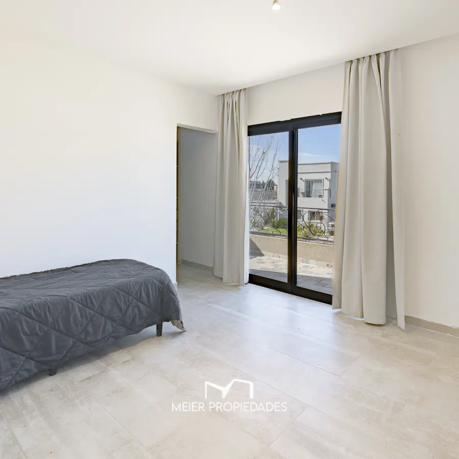 Gran Residencia de 7 ambientes 330 m² con Pileta y Galería en Lagos de San Eliseo - Imagen 20