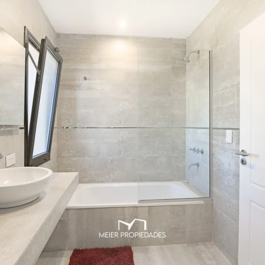 Gran Residencia de 7 ambientes 330 m² con Pileta y Galería en Lagos de San Eliseo - Imagen 22
