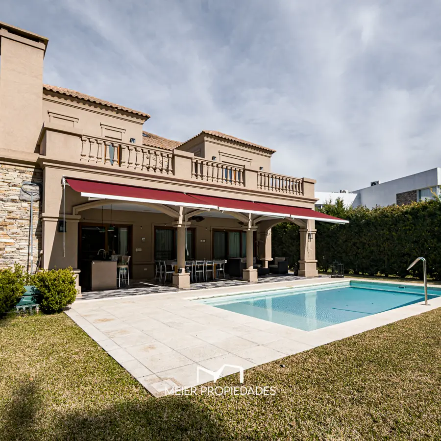 Imponente casa de 440 m² en 3 niveles, 5 Habitaciones en suite y piscina climatizada en Terralagos. - Imagen 28