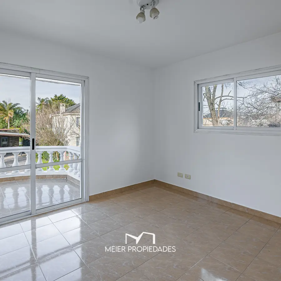 Casa de estilo clásico con 4 dormitorios, quincho, pileta y playroo en El Rocío Canning. - Imagen 6