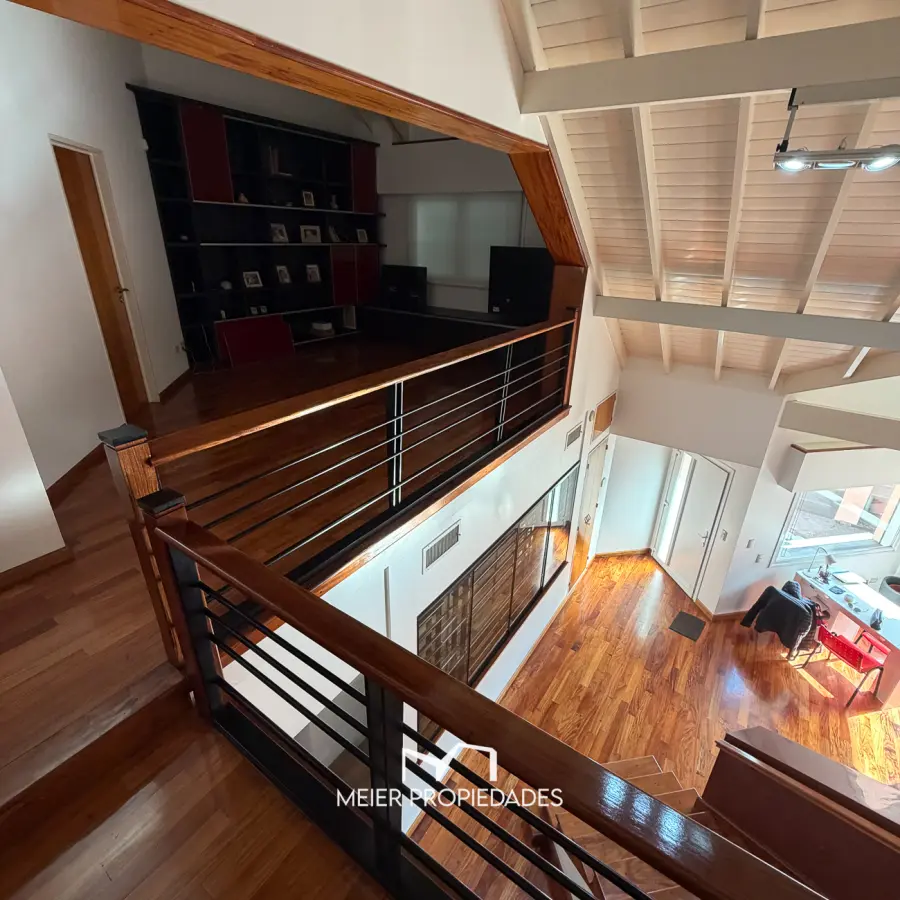 Casa de categoría de 475 m² con gran parque, pileta climatizada y quincho independiente – Ramos Mejía - Imagen 18