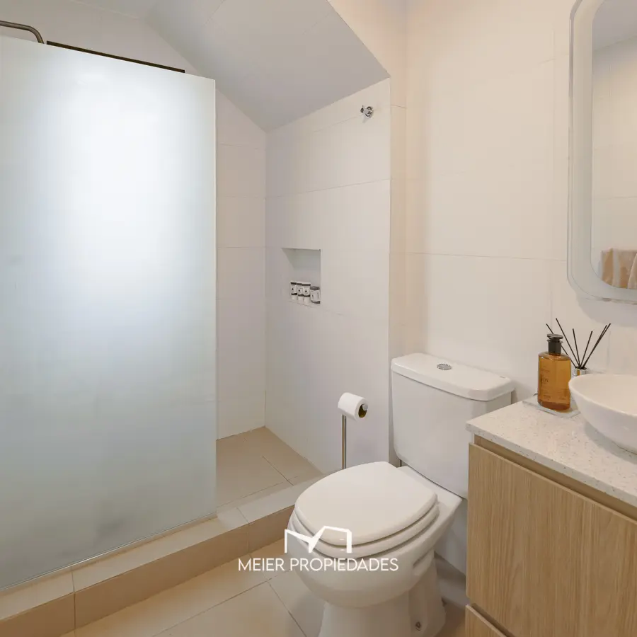 Exclusiva Residencia en Dos Plantas con Pileta y Muelle en Lagos De San Eliseo - Imagen 20