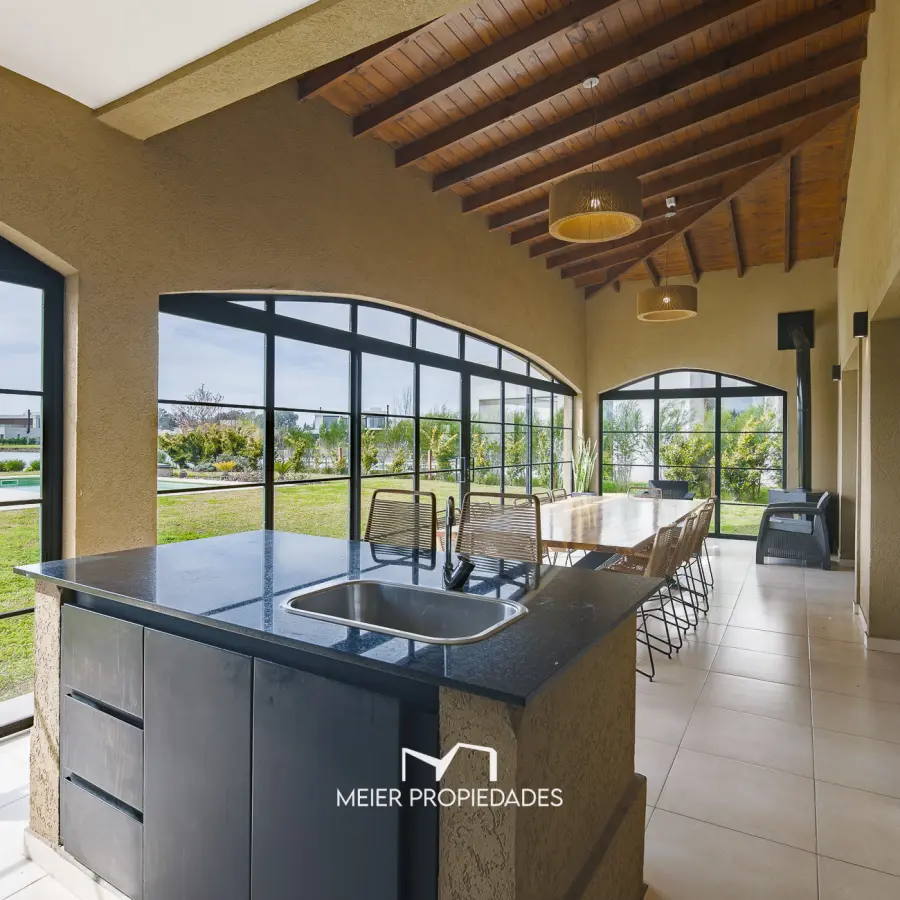 Exclusiva Residencia en Dos Plantas con Pileta y Muelle en Lagos De San Eliseo - Imagen 34