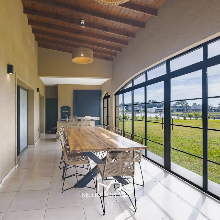Exclusiva Residencia en Dos Plantas con Pileta y Muelle en Lagos De San Eliseo - Imagen 35