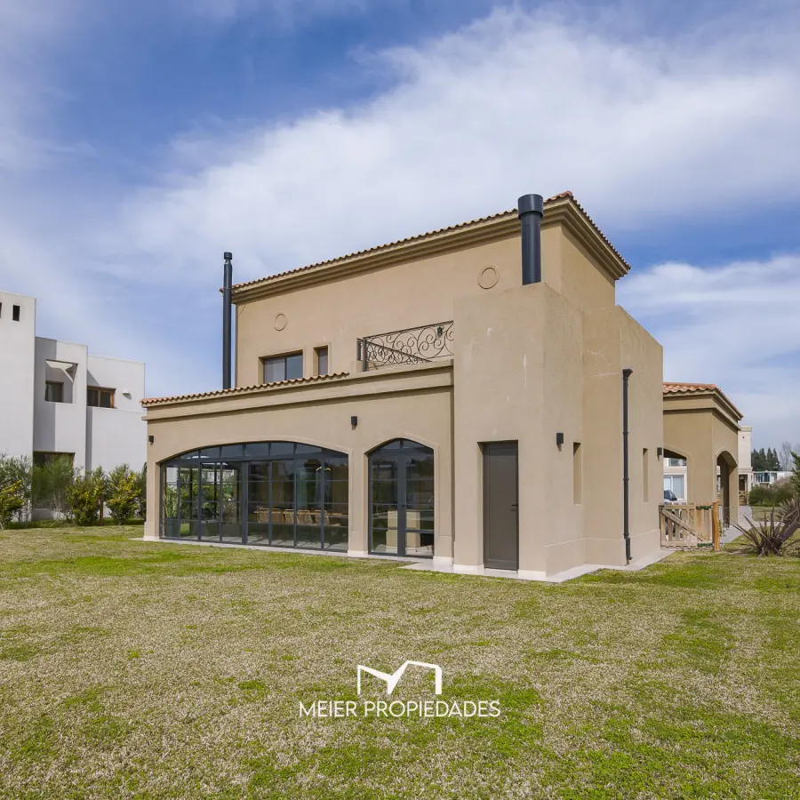 Exclusiva Residencia en Dos Plantas con Pileta y Muelle en Lagos De San Eliseo - Imagen 36