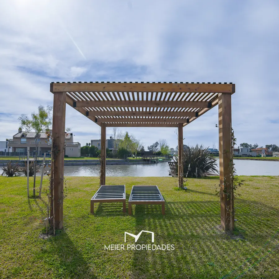 Exclusiva Residencia en Dos Plantas con Pileta y Muelle en Lagos De San Eliseo - Imagen 37