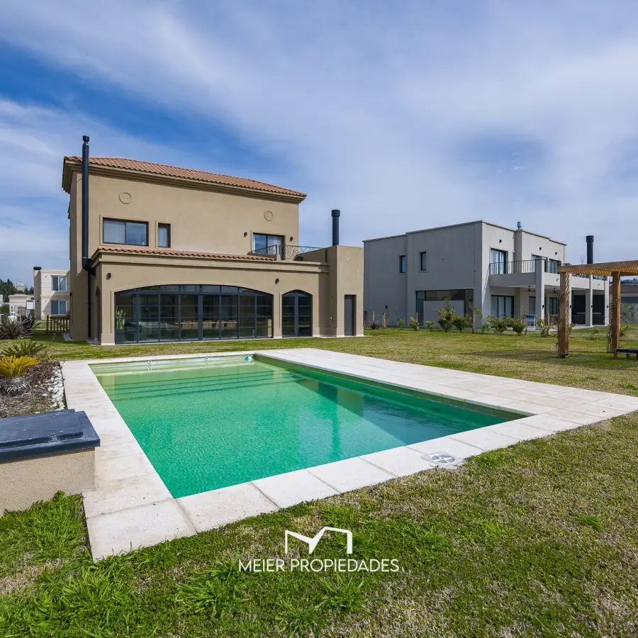 Exclusiva Residencia en Dos Plantas con Pileta y Muelle en Lagos De San Eliseo - Imagen 38
